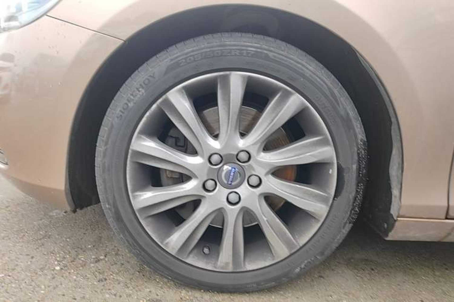 Used Volvo V40 2016 T3 Zhiyi Edition Left Front Wheel Hub