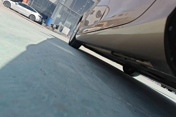 Used Volvo V40 2016 T4 Smart Luxury Edition Left Side Sill