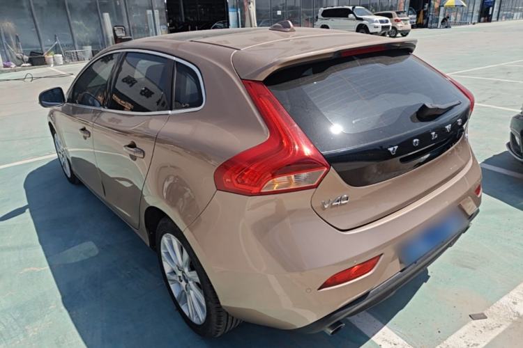 Used Volvo V40 2016 T4 Smart Luxury Edition Rear Left 45 Deg