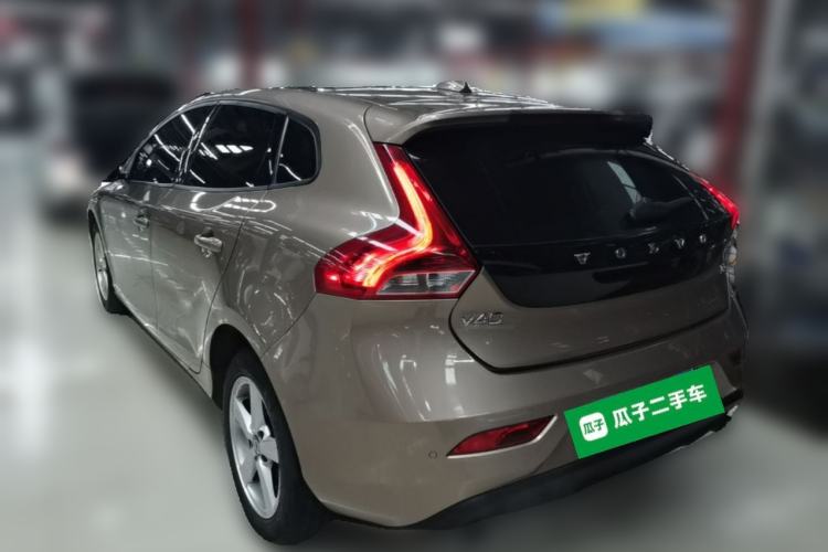 Used Volvo V40 2016 T3 Zhiyi Edition Rear Left 45 Deg