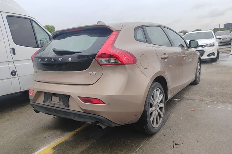 Used Volvo V40 2016 T3 Zhiyi Edition Rear Right 45 Deg