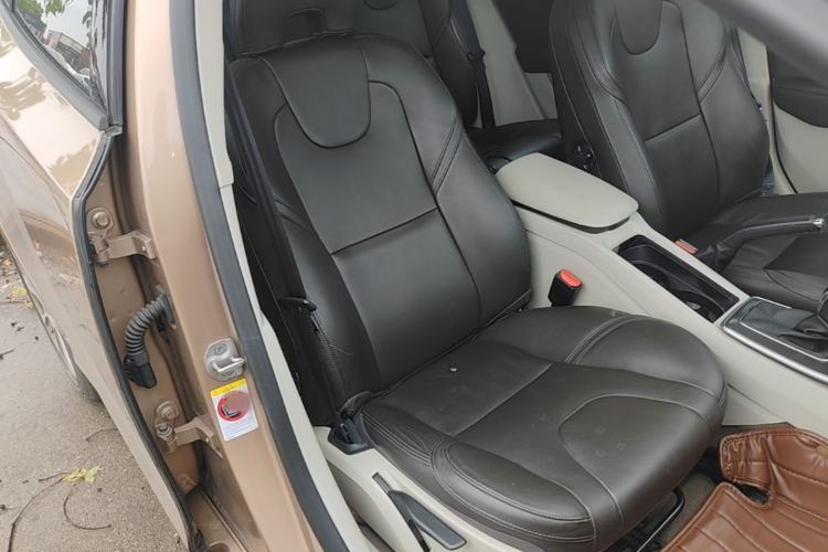 Used Volvo V40 2016 T3 Zhiyi Edition Right Front Seat