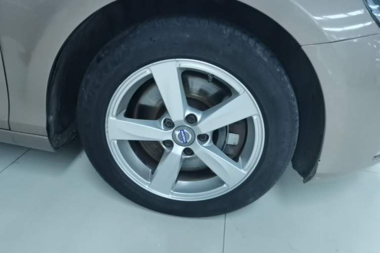 Used Volvo V40 2016 T3 Zhiyi Edition Right Front Wheel Hub