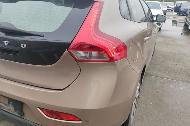 Used Volvo V40 2016 T3 Zhiyi Edition Right Rear Taillight