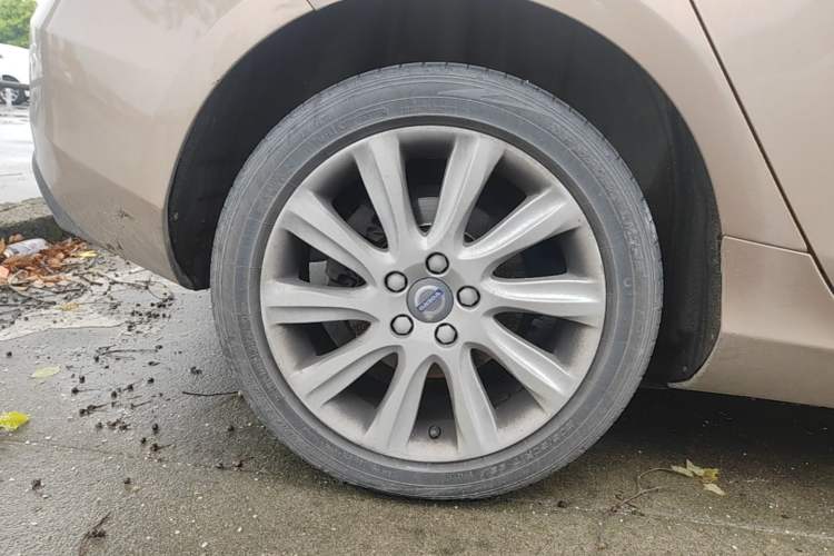Used Volvo V40 2016 T3 Zhiyi Edition Right Rear Wheel Hub