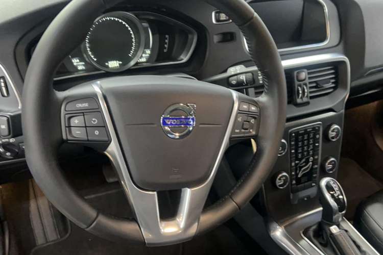 Used Volvo V40 2016 T3 Zhiyi Edition Steering Wheel