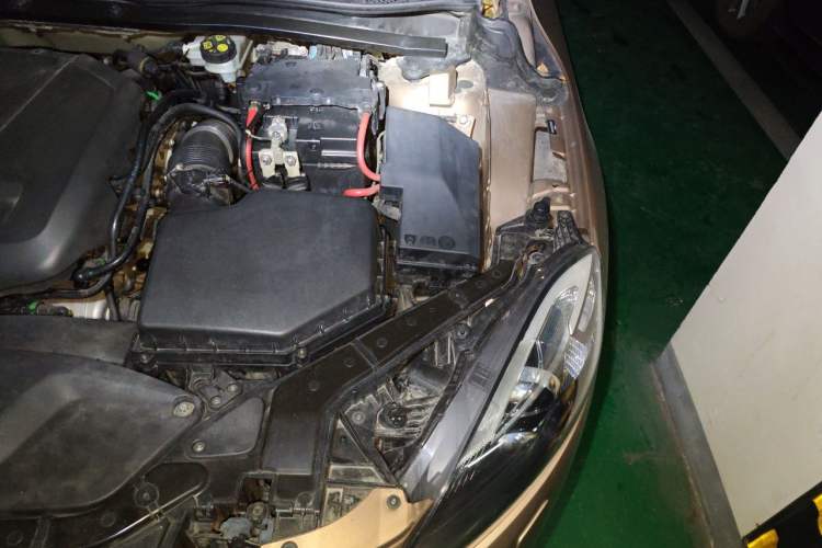 Used Volvo V40 2016 T3 Zhiyi Edition Engine Bay Left