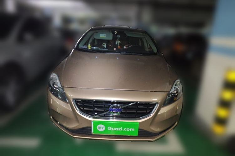 Used Volvo V40 2016 T3 Zhiyi Edition Front