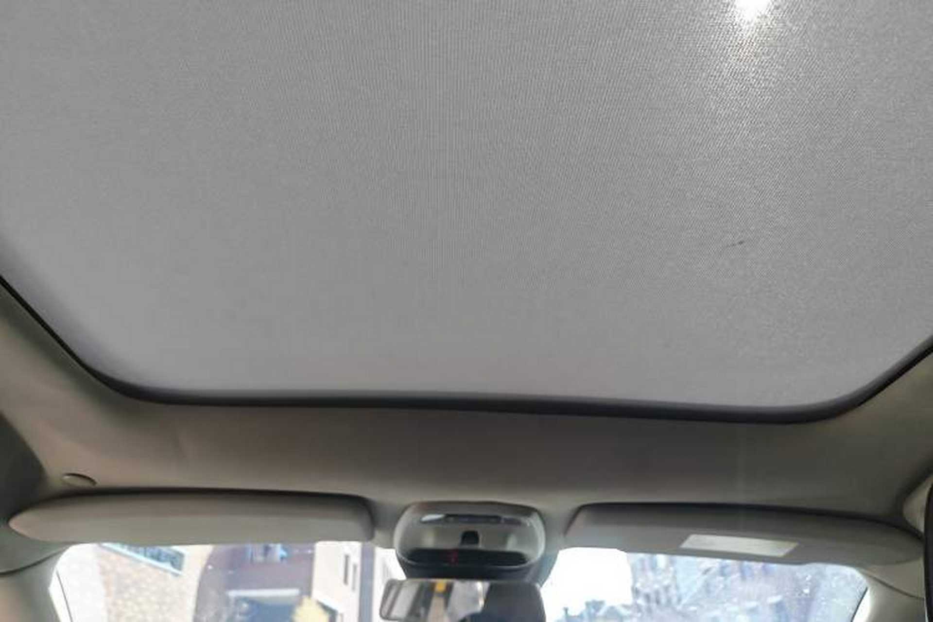 Used Volvo V40 2016 T4 Smart Luxury Edition Headliner
