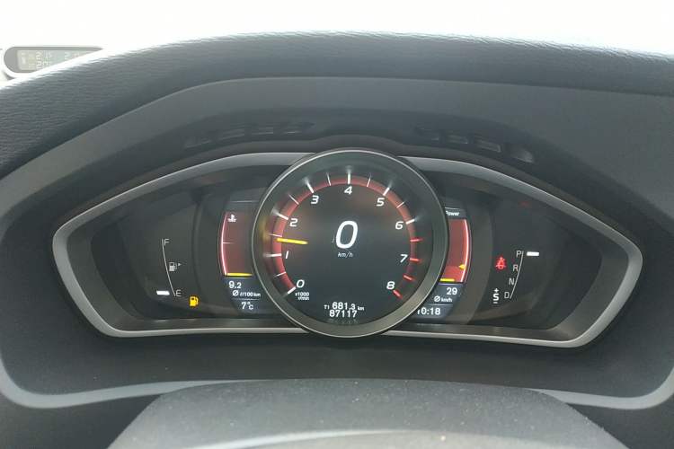 Used Volvo V40 2016 T3 Zhiyi Edition Instrument Cluster