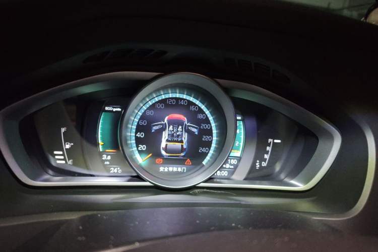 Used Volvo V40 2016 T3 Zhiyi Edition Instrument Cluster