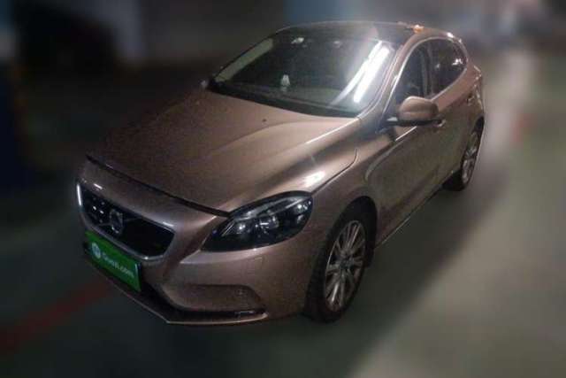 Used Volvo V40 2016 T4 Smart Luxury Edition