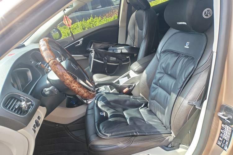 Used Volvo V40 2016 T4 Smart Luxury Edition Left Front Seat