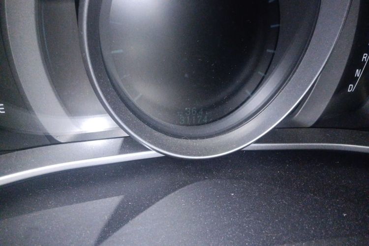 Used Volvo V40 2016 T4 Smart Luxury Edition Odometer Close Up