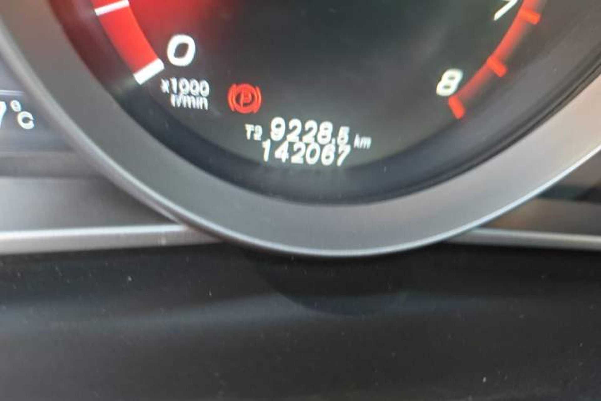 Used Volvo V40 2016 T4 Smart Luxury Edition Odometer Close Up