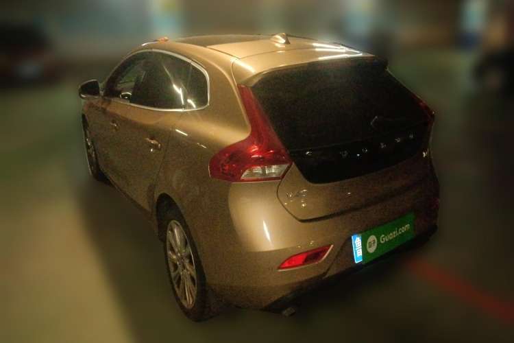 Used Volvo V40 2016 T4 Smart Luxury Edition Rear Left 45 Deg