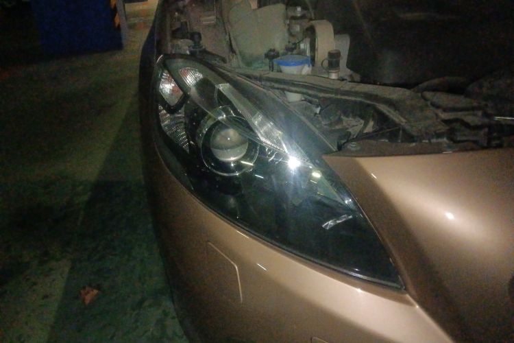 Used Volvo V40 2016 T4 Smart Luxury Edition Right Front Headlight