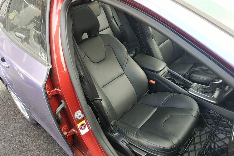 Used Volvo V40 2016 T3 Zhiyi Edition Right Front Seat