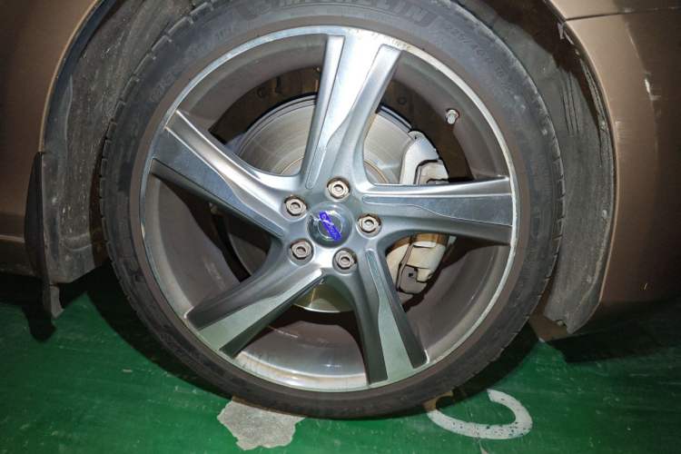 Used Volvo V40 2016 T3 Zhiyi Edition Right Front Wheel Hub