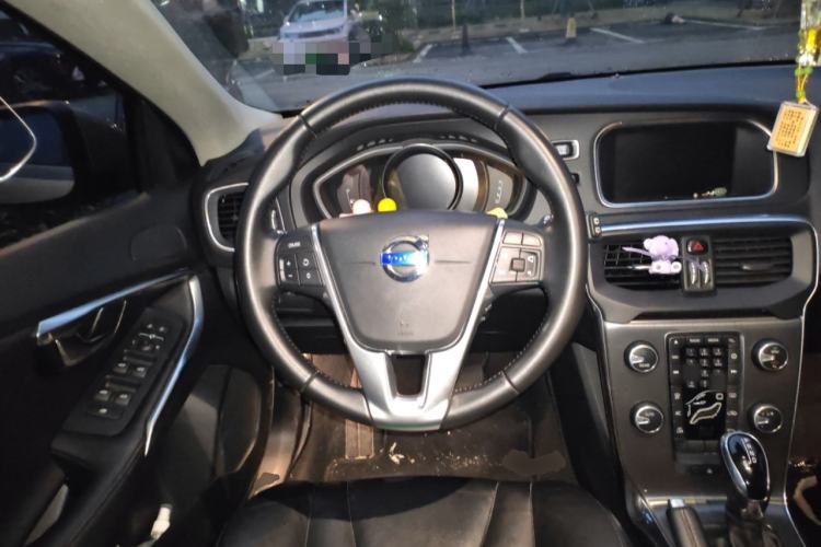 Used Volvo V40 2016 T3 Zhiyi Edition Steering Wheel