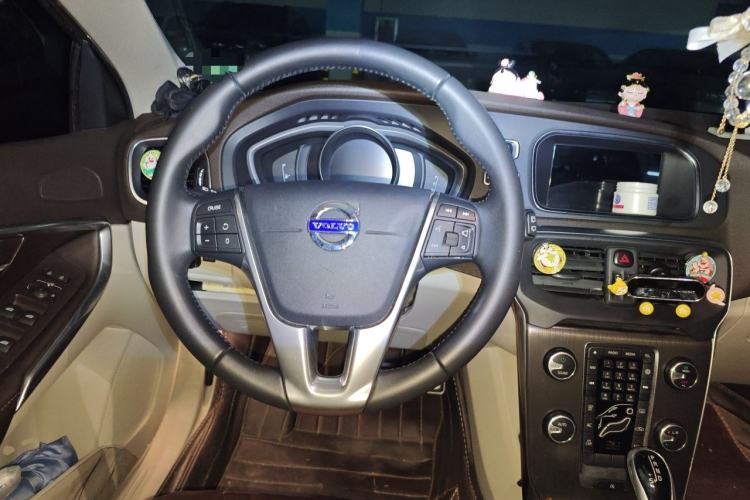 Used Volvo V40 2016 T3 Zhiyi Edition Steering Wheel
