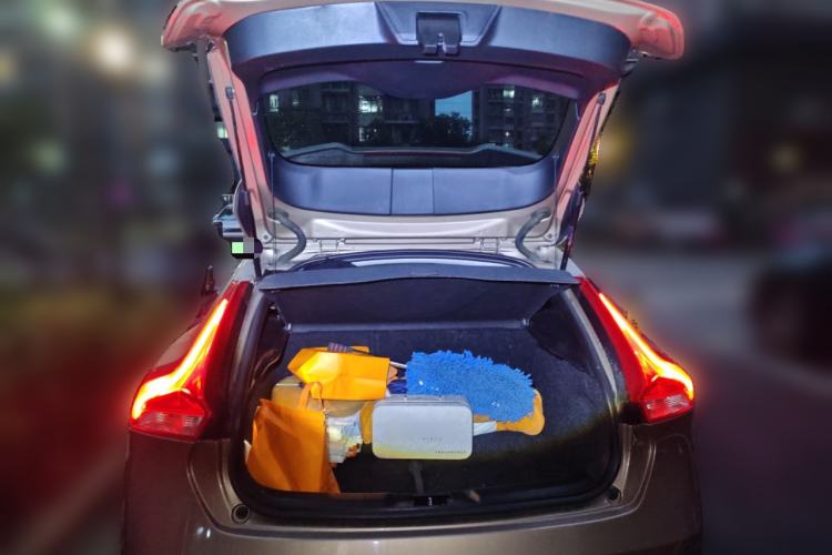 Used Volvo V40 2016 T3 Zhiyi Edition Trunk