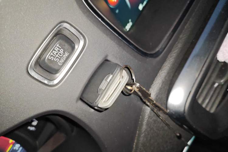 Used Volvo V40 2016 T3 Zhiyi Edition Vehicle Key