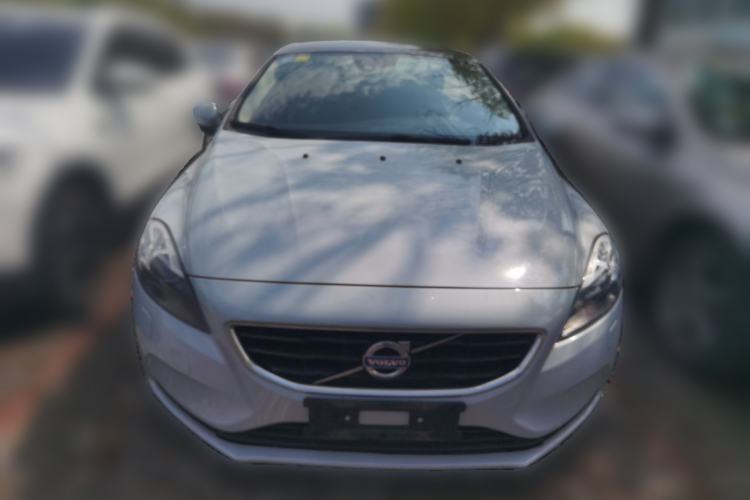 Used Volvo V40 2016 T3 Zhiyi Edition Front