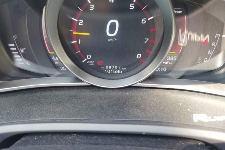 Used Volvo V40 2016 T3 Zhiyi Edition Odometer Close Up