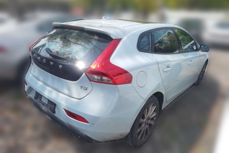 Used Volvo V40 2016 T3 Zhiyi Edition Rear Right 45 Deg