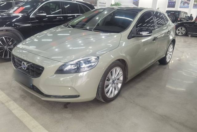 Used Volvo V40 2016 T4 Smart Luxury Edition