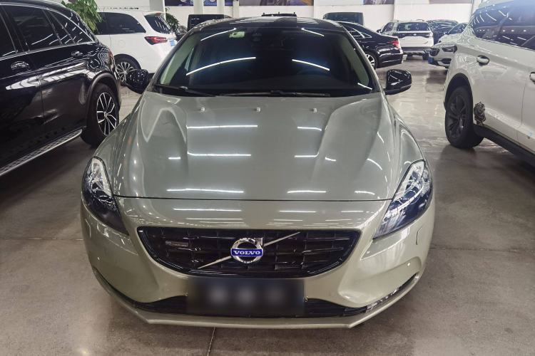 Used Volvo V40 2016 T4 Smart Luxury Edition Exterior 1