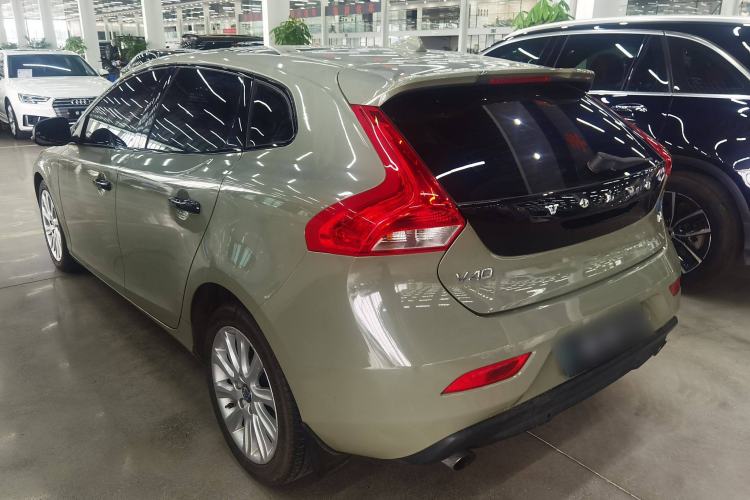 Used Volvo V40 2016 T4 Smart Luxury Edition Exterior 3