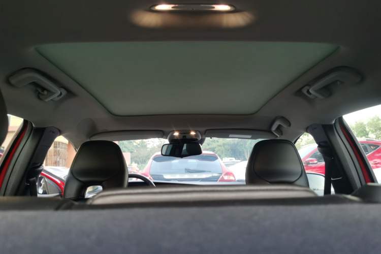 Used Volvo V40 2016 T3 Zhiyi Edition Headliner