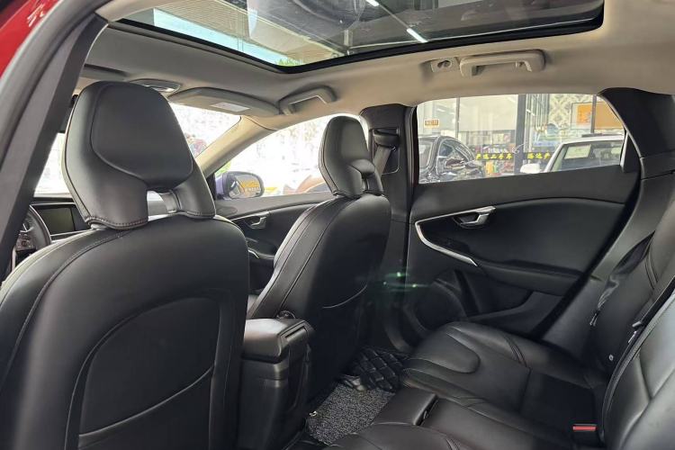 Used Volvo V40 2016 T3 Zhiyi Edition Interior 3