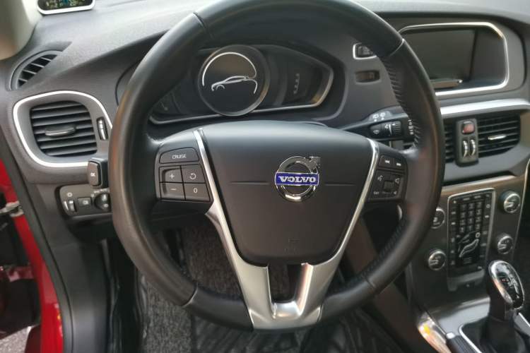 Used Volvo V40 2016 T3 Zhiyi Edition Steering Wheel