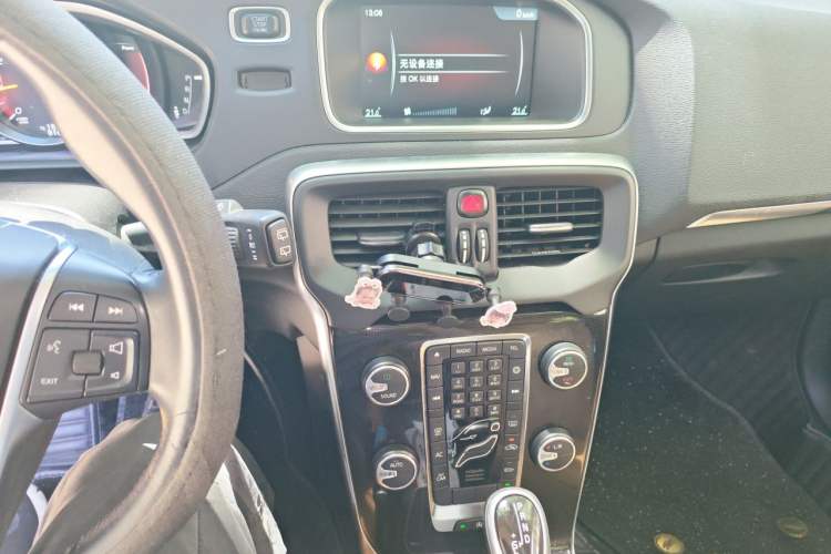 Used Volvo V40 2016 T3 Zhiyi Edition Audio And AC Panel