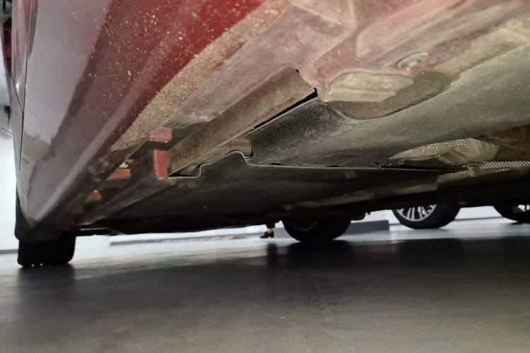 Used Volvo V40 2016 T4 Smart Luxury Edition Chassis Rear Left