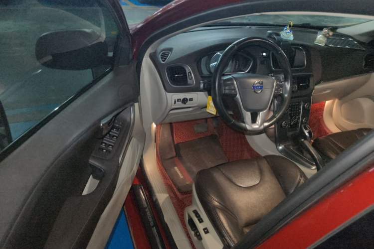 Used Volvo V40 2016 T3 Zhiyi Edition Driver Seat