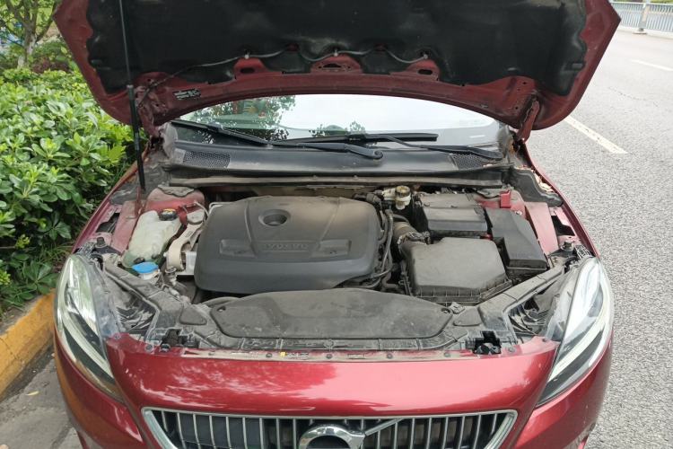 Used Volvo V40 2016 T3 Smart Luxury Edition Engine Bay