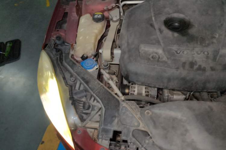 Used Volvo V40 2016 T3 Zhiyi Edition Engine Bay Right