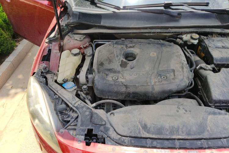 Used Volvo V40 2016 T3 Zhiyi Edition Engine Bay Right