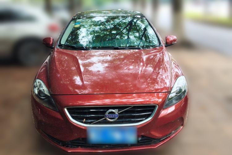 Used Volvo V40 2016 T4 Smart Luxury Edition Front