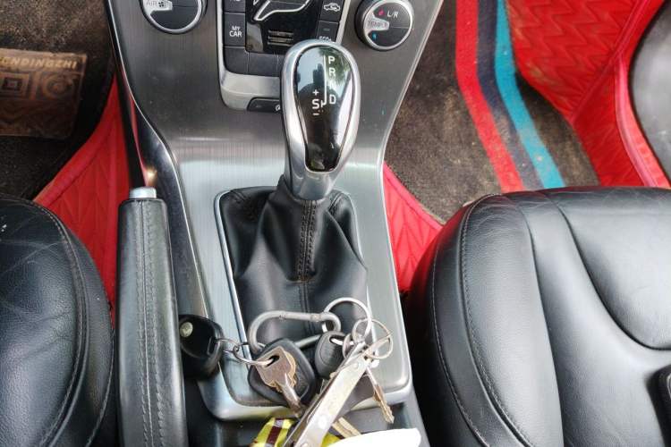 Used Volvo V40 2016 T3 Zhiyi Edition Gear Lever