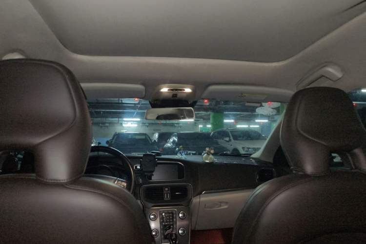 Used Volvo V40 2016 T3 Zhiyi Edition Headliner