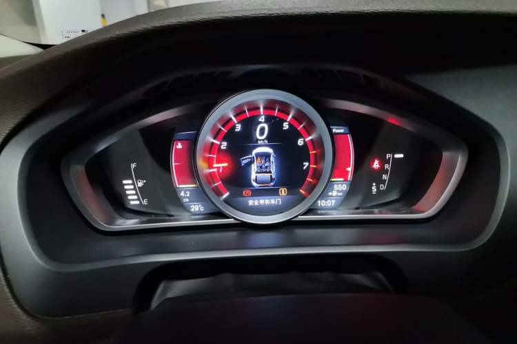 Used Volvo V40 2016 T4 Smart Luxury Edition Instrument Cluster