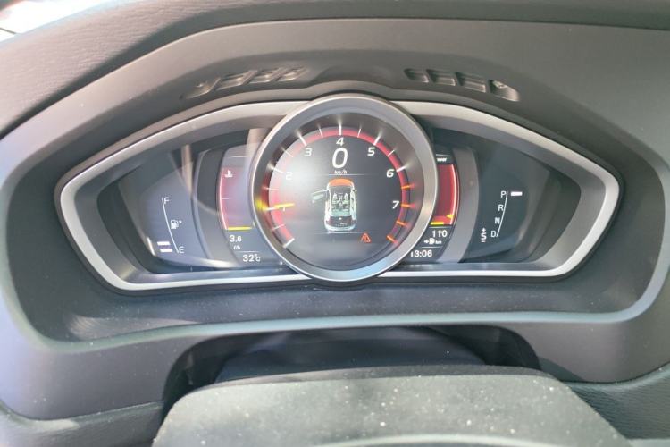 Used Volvo V40 2016 T3 Zhiyi Edition Instrument Cluster