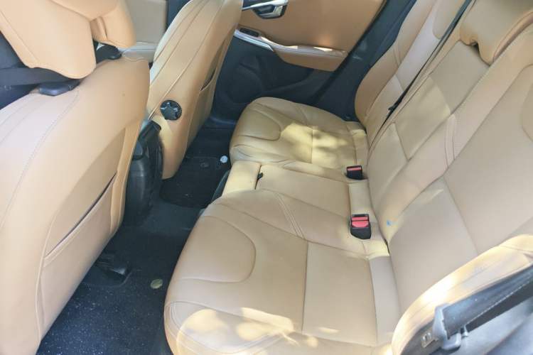 Used Volvo V40 2016 T3 Zhiyi Edition Interior 4