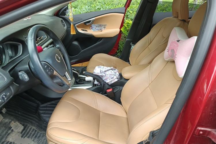 Used Volvo V40 2016 T3 Smart Luxury Edition Left Front Seat