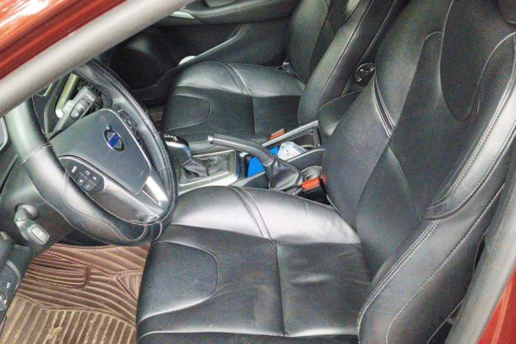 Used Volvo V40 2016 T4 Smart Luxury Edition Left Front Seat